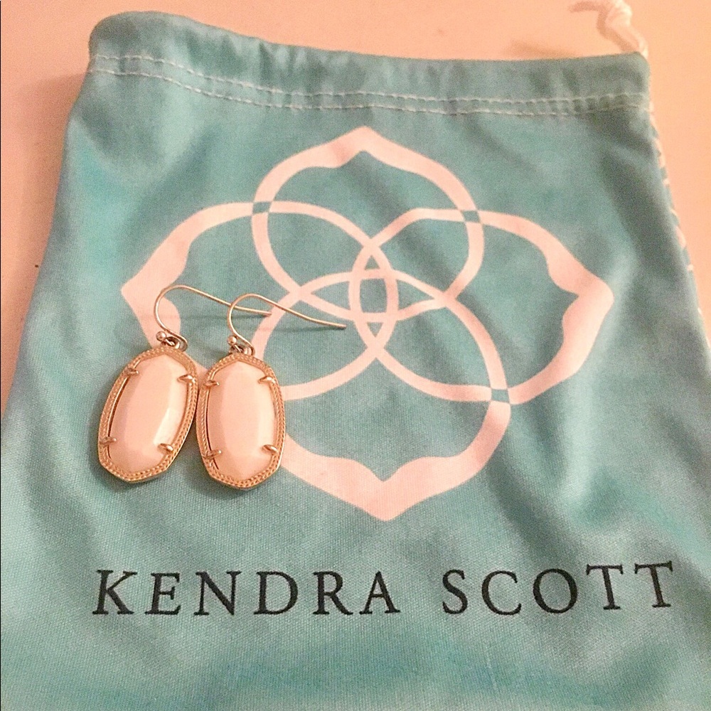 Kendra Scott Lee Earrings White Pearl